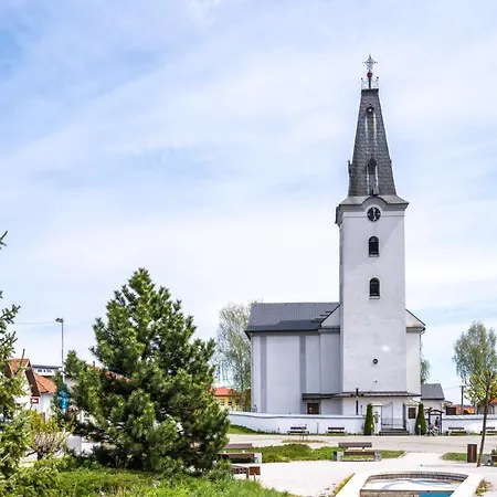 Cakyho Kuria - Pre 5 Osob S Krbom A Saunami *