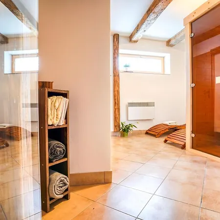 Cakyho Kuria - Pre 5 Osob S Krbom A Saunami Apartment Smizany