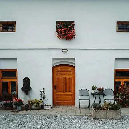 Cakyho Kuria - Pre 5 Osob S Krbom A Saunami Smizany
