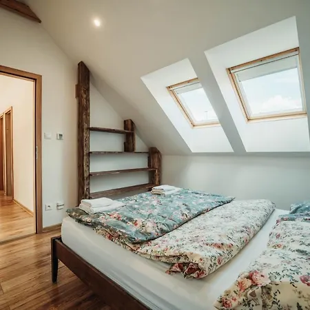 Cakyho Kuria - Pre 5 Osob S Krbom A Saunami * Smižany