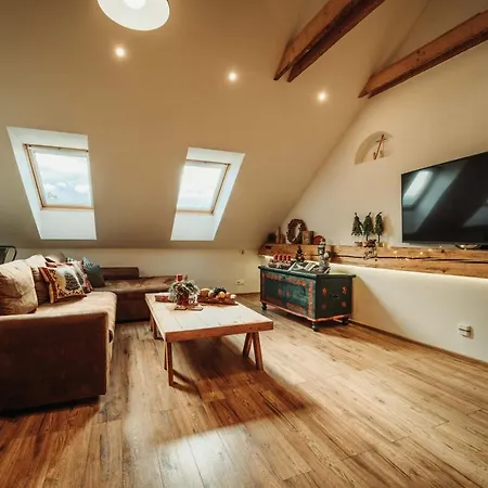 Cakyho Kuria - Pre 5 Osob S Krbom A Saunami