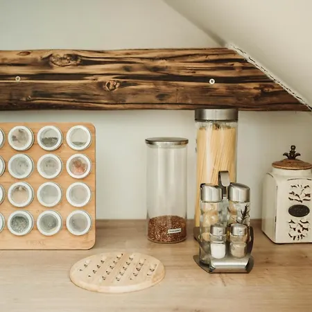 Cakyho Kuria - Pre 5 Osob S Krbom A Saunami *