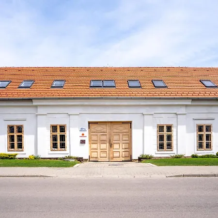 Cakyho Kuria - Pre 5 Osob S Krbom A Saunami Apartment Smizany