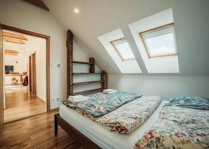 Cakyho Kuria - Pre 5 Osob S Krbom A Saunami * Smižany